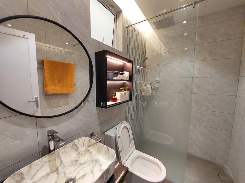 Semi-Detached House for Sale in Bukit Jelutong (Shah Alam) - Azlin Ismail - Bathroom - PropertyGuru.com.my