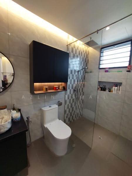 Semi-Detached House for Sale in Bukit Jelutong (Shah Alam) - Azlin Ismail - Bathroom - PropertyGuru.com.my