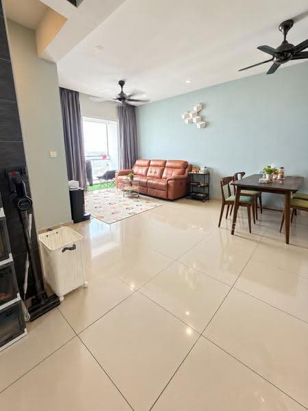 Kondominium untuk Dijual di Solaria Residences - Fanny Wong - Living Room - PropertyGuru.com.my