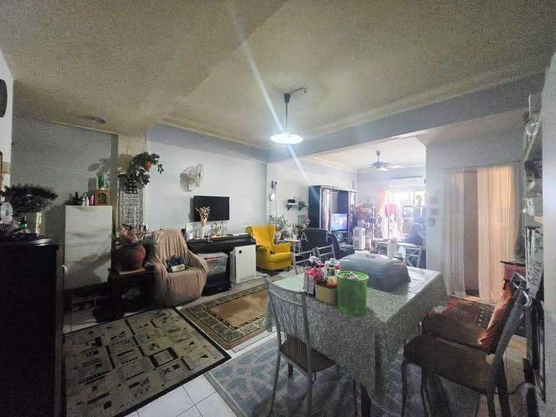 Kondominium untuk Dijual di Tiara Duta - Zul Syafiq - Living Room - PropertyGuru.com.my