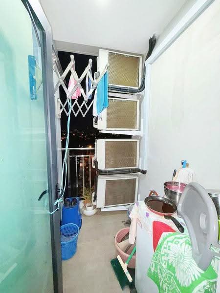 Kediaman Servis untuk Dijual di Princeton Suites - Leslie Loi - Balcony - PropertyGuru.com.my