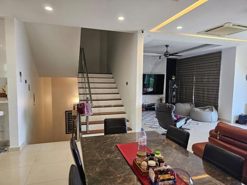 Rumah Berkembar untuk Dijual di Taman Melawati (Ulu Kelang) - Eddie Chan - Living Room - PropertyGuru.com.my