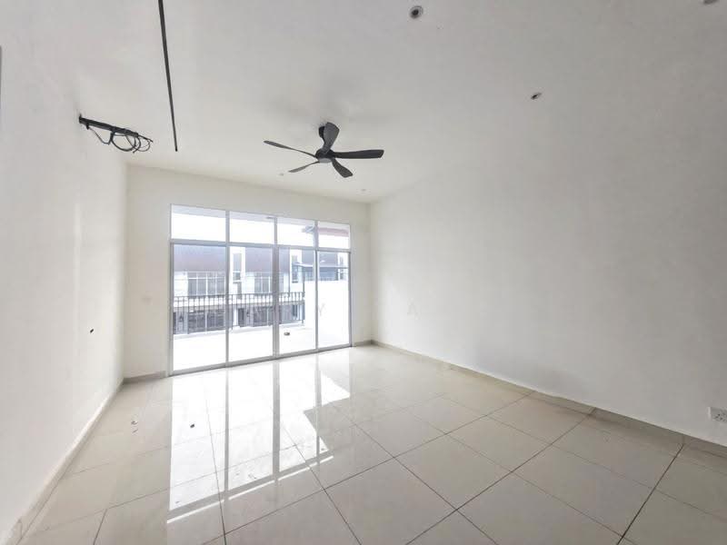 Rumah Teres 2-Tingkat untuk Dijual di Bandar Baru Sri Klebang (Chemor) - Gary Tang - Living Room - PropertyGuru.com.my