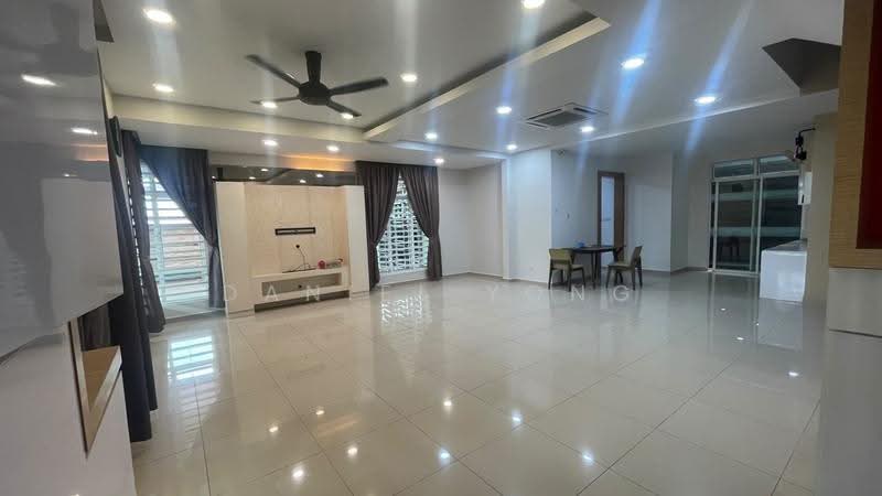 Rumah Kluster untuk Disewa di Taman Pulai Flora (Skudai) - Daniel Yong - Living Room - PropertyGuru.com.my