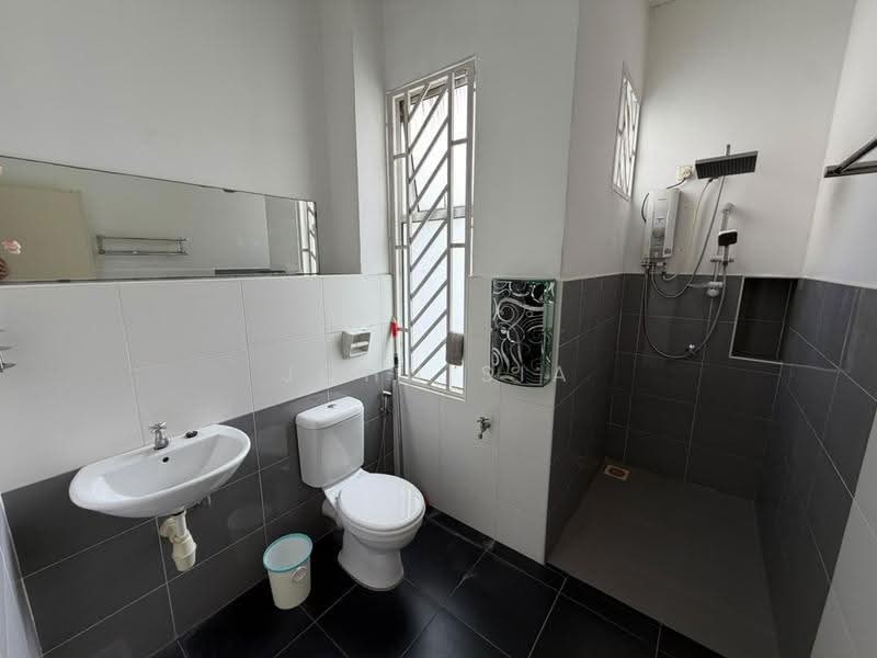 2-storey Terraced House for Sale in Taman Setia Indah (Tebrau) - John Sia - Bathroom - PropertyGuru.com.my