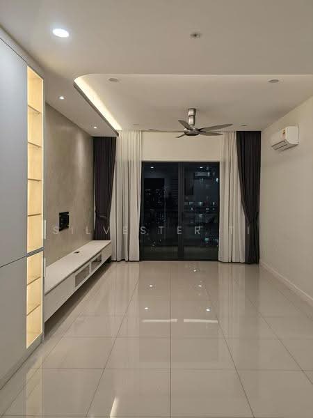 Kondominium untuk Dijual di Iconic Skies - Silvester Ti - Living Room - PropertyGuru.com.my