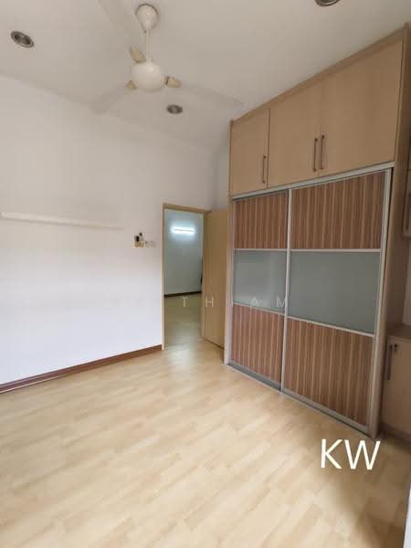 Terraced House for Sale in Kemuning Utama (Shah Alam) - SK Thiam - Bedroom - PropertyGuru.com.my