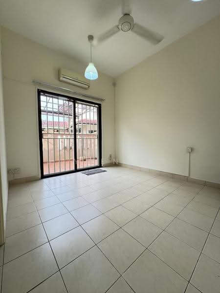 2-storey Terraced House for Sale in Bandar Kinrara Seksyen 6 (Bandar Kinrara) - Jayden Lee - Balcony - PropertyGuru.com.my
