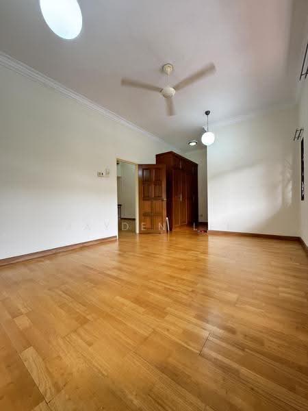 2-storey Terraced House for Sale in Bandar Kinrara Seksyen 6 (Bandar Kinrara) - Jayden Lee - Living Room - PropertyGuru.com.my