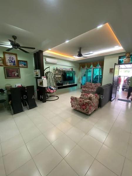 2-storey Terraced House for Sale in Bandar Tiram (Ulu Tiram) - Daniel Yong - Living Room - PropertyGuru.com.my