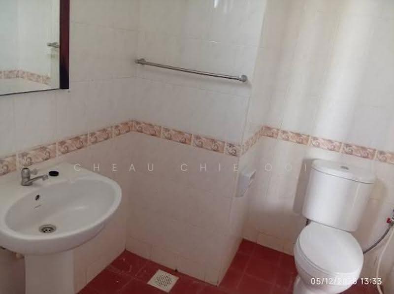 Apartment for Rent at Parkview Towers - Cheau Chie Ooi - Bathroom - PropertyGuru.com.my