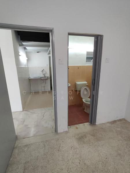 Pangsapuri untuk Dijual di Rosana Villa Apartment - Christopher Saw - Kitchen - PropertyGuru.com.my