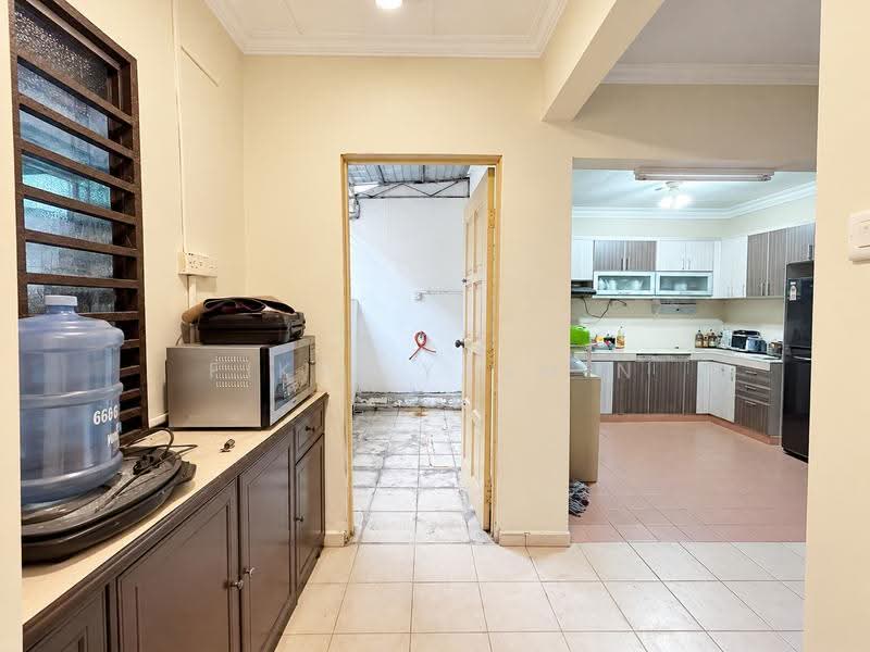 2-storey Terraced House for Sale in Bandar Rinching (Semenyih) - Fikri Yasmin - Kitchen - PropertyGuru.com.my