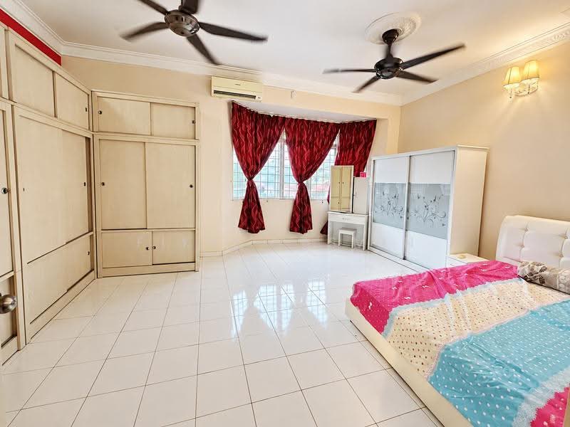 2-storey Terraced House for Sale in Bandar Rinching (Semenyih) - Fikri Yasmin - Bedroom - PropertyGuru.com.my