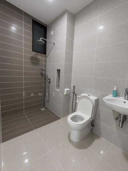 Kondominium untuk Dijual di PARC Regency (Residensi Masai) - Daniel Yong - Bathroom - PropertyGuru.com.my