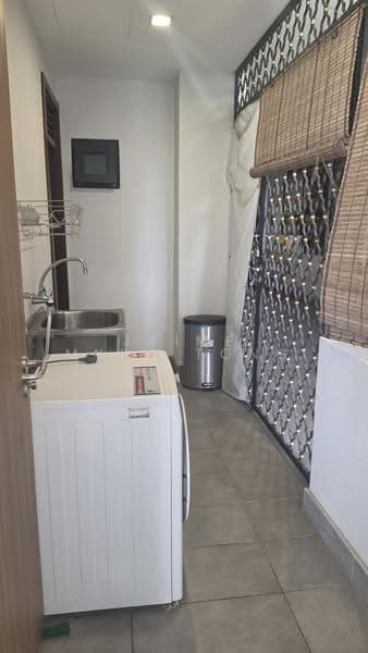 Kondominium untuk Dijual di Harrington Suites - Jaime Myra Tong - Balcony - PropertyGuru.com.my