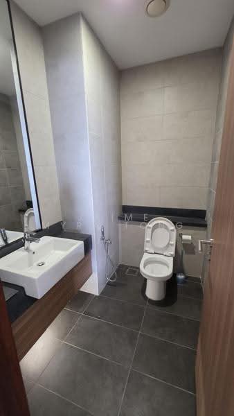 Kondominium untuk Dijual di Harrington Suites - Jaime Myra Tong - Bathroom - PropertyGuru.com.my