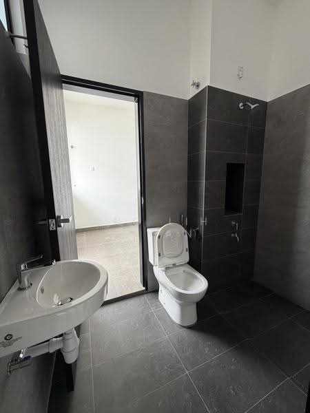 Rumah Teres 2-Tingkat untuk Dijual di Taman Impian Emas (Skudai) - Ong Lih Shyan - Bathroom - PropertyGuru.com.my