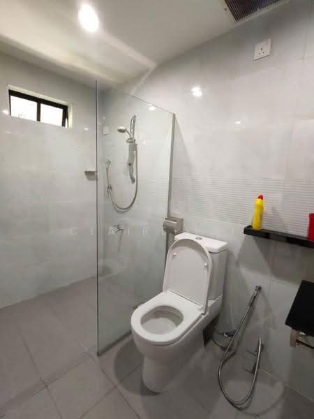 Rumah Banglo untuk Dijual di Taman Kolam Air (Johor Bahru) - Claire Lai - Bathroom - PropertyGuru.com.my