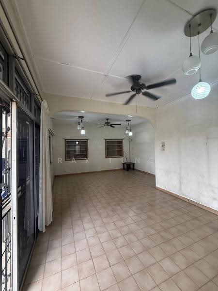 Rumah Banglo untuk Dijual di Taman Century (Johor Bahru) - Ray Tung - Living Room - PropertyGuru.com.my