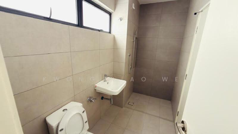 2-storey Terraced House for Rent in Kota Emerald (Rawang) - Kwong Xiao Wei - Bathroom - PropertyGuru.com.my