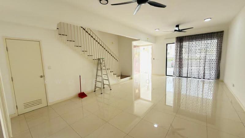 2-storey Terraced House for Rent in Kota Emerald (Rawang) - Kwong Xiao Wei - Living Room - PropertyGuru.com.my