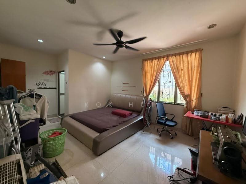 Semi-Detached House for Sale in Taman Impian Emas (Skudai) - Kok Hui - Bedroom - PropertyGuru.com.my