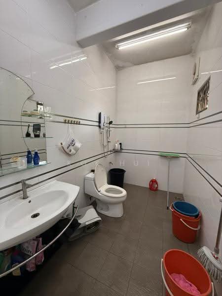 Semi-Detached House for Sale in Taman Impian Emas (Skudai) - Kok Hui - Bathroom - PropertyGuru.com.my