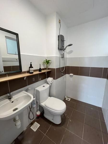 Apartment for Rent at Residensi Hijauan Lumayan - Sam Lee - Bathroom - PropertyGuru.com.my