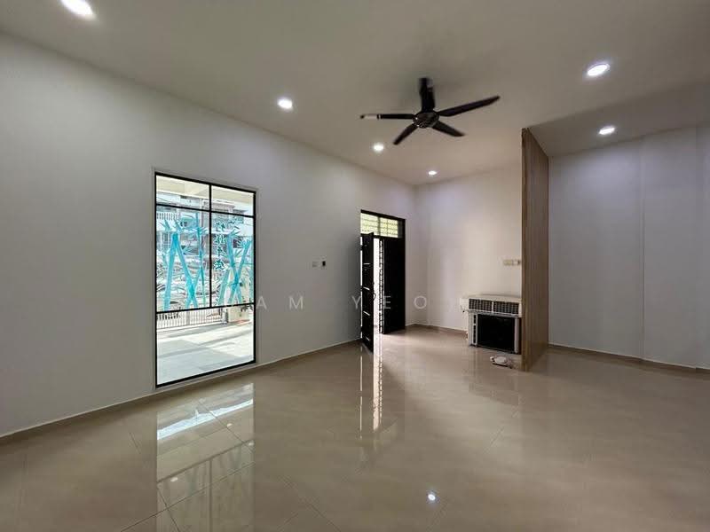 3-storey Terraced House for Sale in Jelutong (Penang) - Sam Yeoh - Living Room - PropertyGuru.com.my