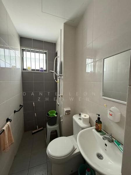 Townhouse for Sale in Taman Akasia (Semenyih) - Dante Leong Zhenwen - Bathroom - PropertyGuru.com.my