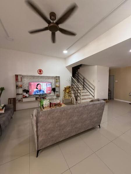 Townhouse for Sale in Taman Akasia (Semenyih) - Dante Leong Zhenwen - Living Room - PropertyGuru.com.my