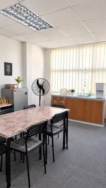 Kedai / Pejabat untuk Disewa di Taman Bukit Mayang Emas (Petaling Jaya) - Shirley Chan - Kitchen - PropertyGuru.com.my