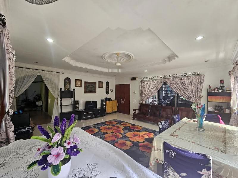 Tanah Banglo untuk Dijual di Kampung Cheras Baru (Ampang) - Taufiq Tam - Living Room - PropertyGuru.com.my