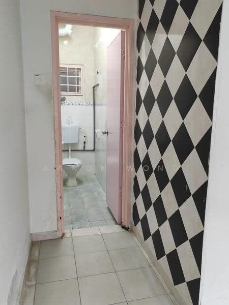 Service Residence for Rent at Taman Seri Taming - Aaron Wong - Bathroom - PropertyGuru.com.my