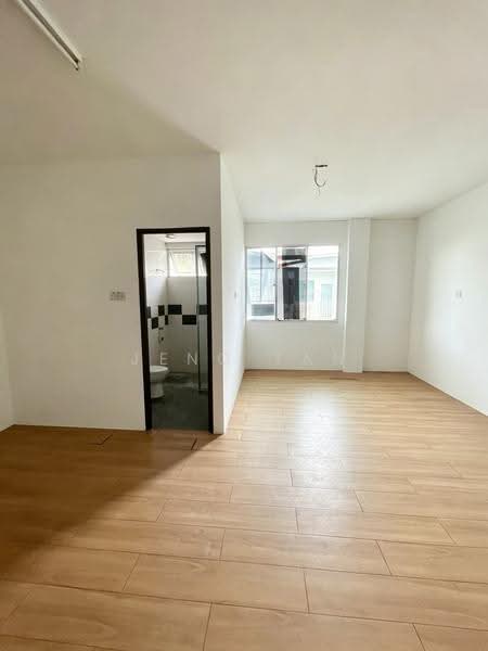 Pangsapuri untuk Disewa di Genesis Walk - Jeno Tan - Bathroom - PropertyGuru.com.my