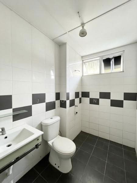 Pangsapuri untuk Disewa di Genesis Walk - Jeno Tan - Bathroom - PropertyGuru.com.my