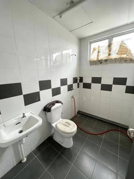 Pangsapuri untuk Disewa di Genesis Walk - Jeno Tan - Bathroom - PropertyGuru.com.my