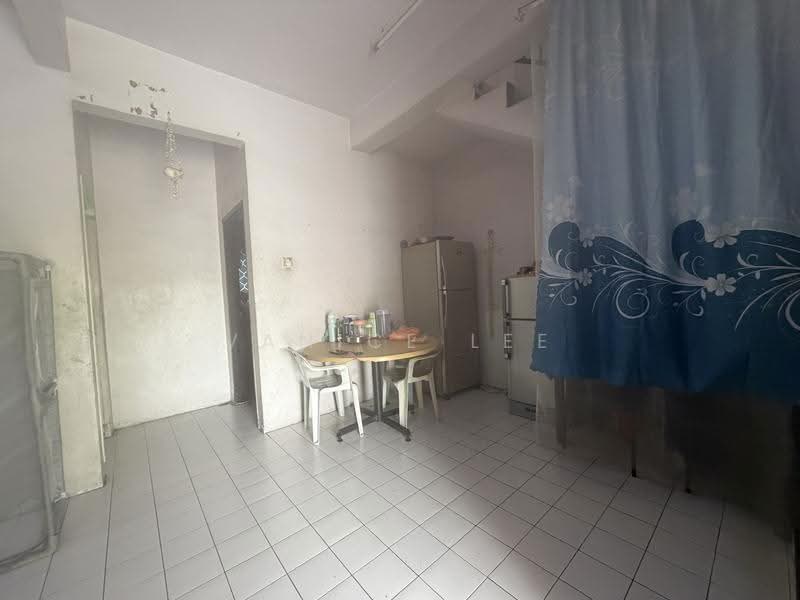 Rumah Teres 2-Tingkat untuk Dijual di Taman Johor Jaya (Johor Bahru) - Vanice Lee - Dining Room - PropertyGuru.com.my