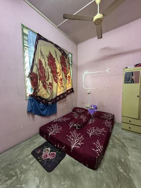 Rumah Teres 2-Tingkat untuk Dijual di Taman Johor Jaya (Johor Bahru) - Vanice Lee - Bedroom - PropertyGuru.com.my