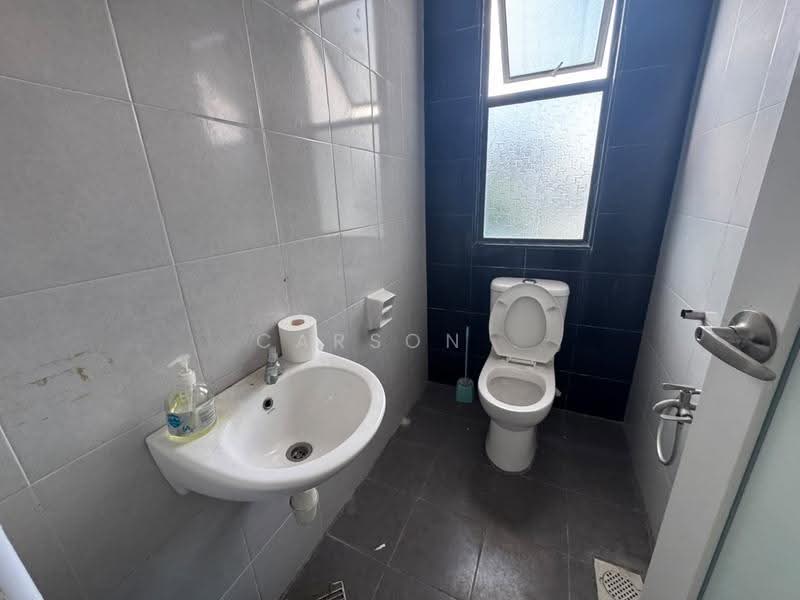 Kilang Berkembar untuk Disewa di Taman Desa Cemerlang (Ulu Tiram) - Carson . - Bathroom - PropertyGuru.com.my