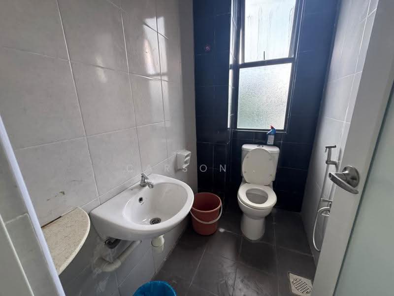 Kilang Berkembar untuk Disewa di Taman Desa Cemerlang (Ulu Tiram) - Carson . - Bathroom - PropertyGuru.com.my