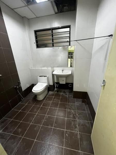 Kedai / Pejabat untuk Disewa di Bangsar (Kuala Lumpur) - Andrew Chen - Bathroom - PropertyGuru.com.my