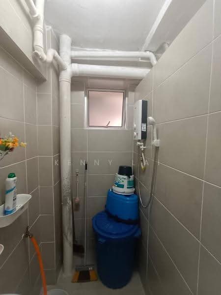 Apartment for Rent at Pangsapuri Dahlia Court - Kenny Lai - Bathroom - PropertyGuru.com.my