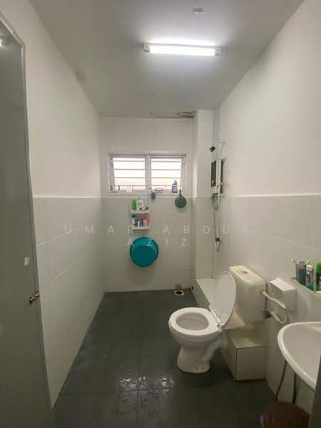 Rumah Teres 2-Tingkat untuk Dijual di Kuala Selangor (Selangor) - Umar Abdul Aziz - Bathroom - PropertyGuru.com.my