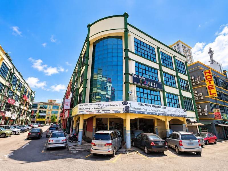 Shop for Rent in Taman Sri Serdang (Seri Kembangan) - Jing Foo - Exterior - PropertyGuru.com.my