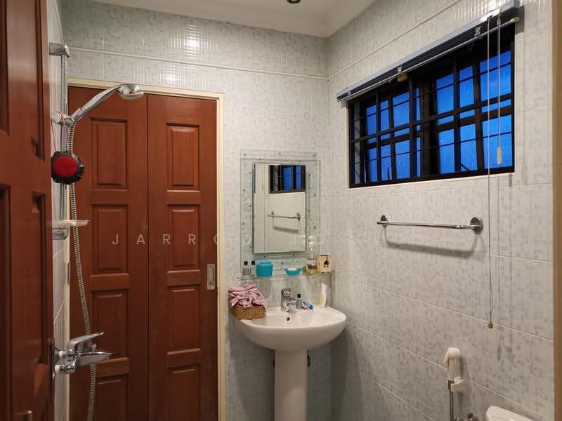 Rumah Teres 2-Tingkat untuk Disewa di Bangsar Baru (Bangsar) - Jarrod Joshua - Bathroom - PropertyGuru.com.my