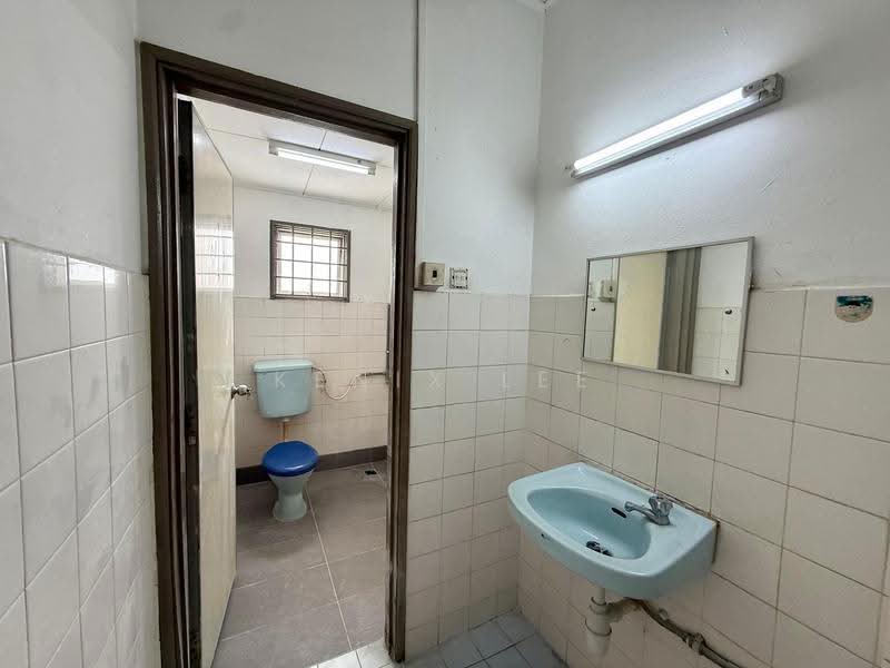 2-storey Terraced House for Sale in Usj 2 (Subang Jaya) - Kenix Lee - Bathroom - PropertyGuru.com.my