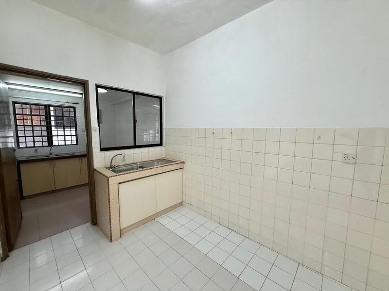 2-storey Terraced House for Sale in Usj 2 (Subang Jaya) - Kenix Lee - Kitchen - PropertyGuru.com.my