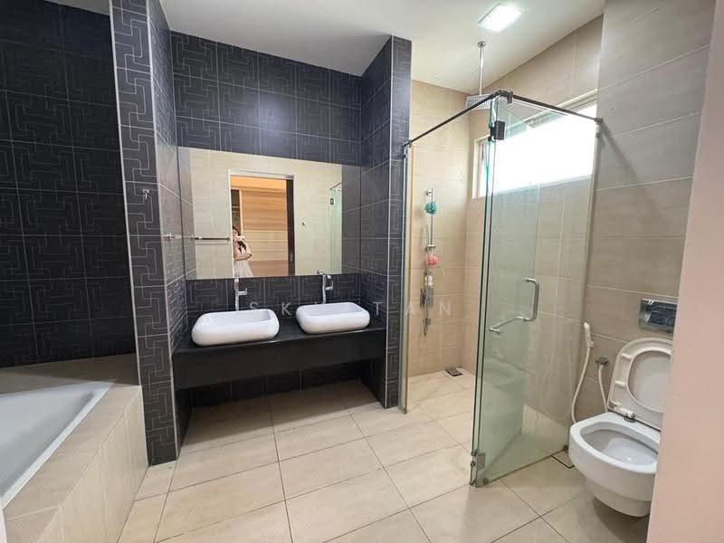 Bungalow House for Sale in East Ledang (Iskandar Puteri (Nusajaya)) - Sky Tan - Bathroom - PropertyGuru.com.my